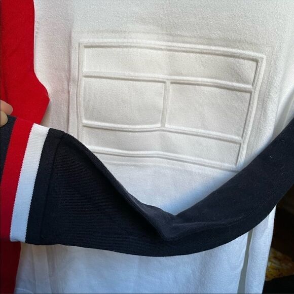 TOMMY HILFIGER WOMEN'S CREW NECK SWEATER SIZE MEDIUM - Picture 6 of 8